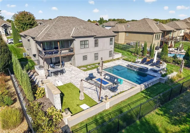 Photo 3 of Single family home for sale at 4316 S Stone Cyn Dr, Blue Springs, MO 64015 | MLS# 2646330 | Listing updated on 2026-10-10