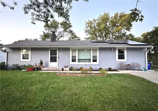 Photo 1 of Single family home for sale at 1210 Ne Shady Ln Dr, Kansas City, MO 64118 | MLS# 2646334 | Listing updated on 2026-10-17