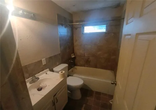 Photo 3 of Single family home for sale at 8408 Blue Ridge Blvd, Raytown, MO 64138 | MLS# 2646341 | Listing updated on 2026-10-13