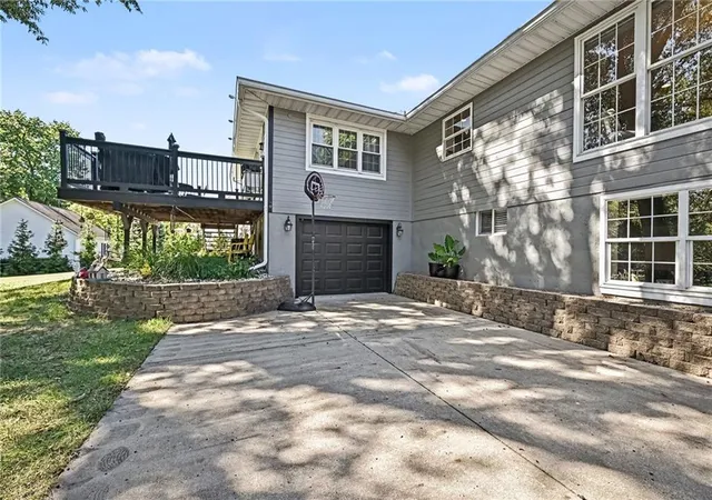 Photo 4 of Single family home for sale at 10035 W 55th Street, Shawnee, KS 66203 | MLS# 2646343 | Listing updated on 2026-10-18