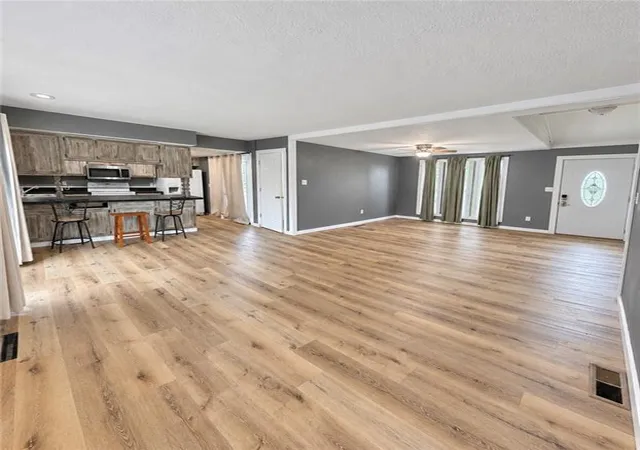 Photo 4 of Single family home for sale at 25499 State Hwy Ee, Maryville, MO 64468 | MLS# 2646344 | Listing updated on 2026-10-09