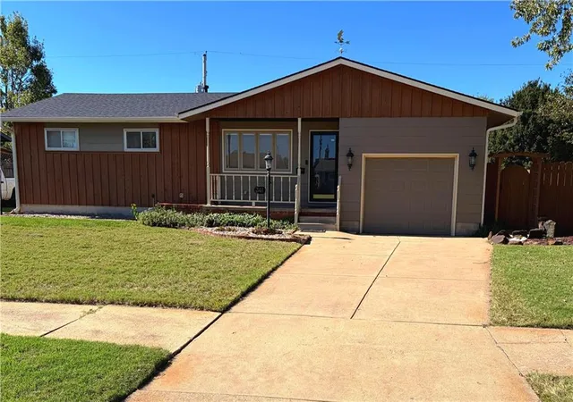 Photo 1 of Single family home for sale at 341 Maple Ave, Salina, KS 67401 | MLS# 2646349 | Listing updated on 2026-10-10
