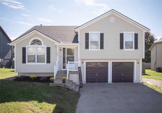 Single family home for sale at 1307 Willow Dr, Greenwood, MO 64034 | MLS# 2646350