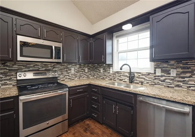Photo 4 of Single family home for sale at 1307 Willow Dr, Greenwood, MO 64034 | MLS# 2646350 | Listing updated on 2026-10-23