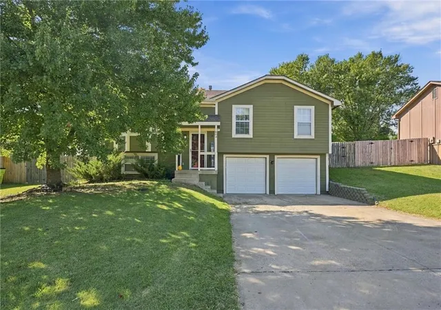 Single family home for sale at 804 S Cedar St, Belton, MO 64012 | MLS# 2646353