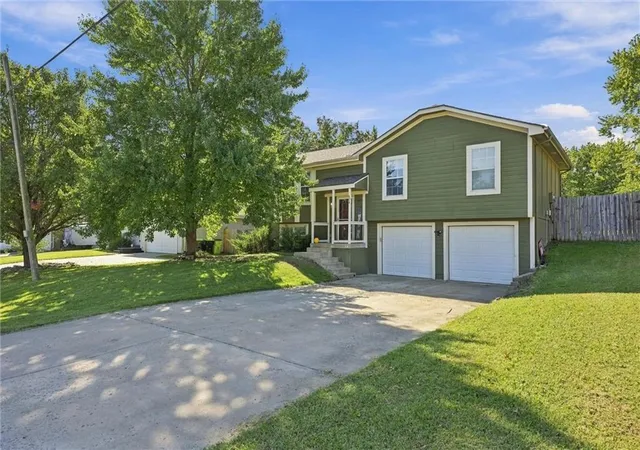 Photo 1 of Single family home for sale at 804 S Cedar St, Belton, MO 64012 | MLS# 2646353 | Listing updated on 2026-10-10