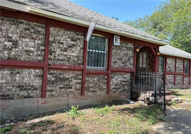 Photo 3 of Single family home for sale at 6940 Renner Rd, Shawnee, KS 66217 | MLS# 2646357 | Listing updated on 2026-10-09