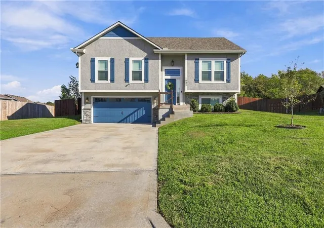 Single family home for sale at 1003 NW 3rd Street, Oak Grove, MO 64075 | MLS# 2646360