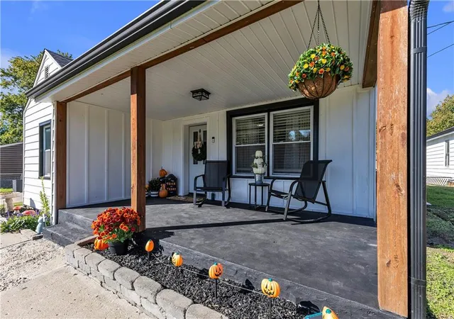 Photo 2 of Single family home for sale at 5524 Ne Amazonia Rd, Saint Joseph, MO 64505 | MLS# 2646364 | Listing updated on 2026-10-13