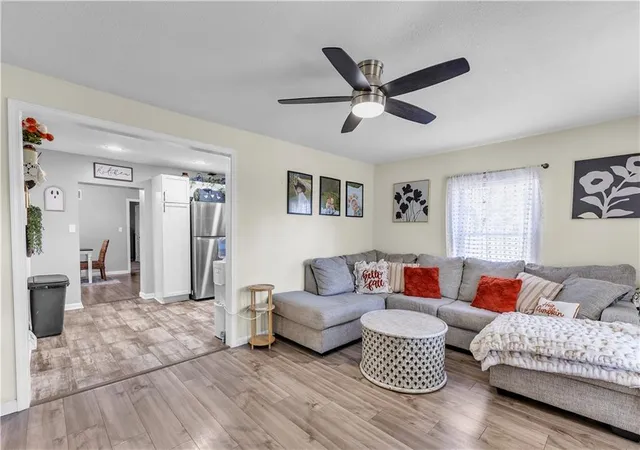 Photo 3 of Single family home for sale at 5524 Ne Amazonia Rd, Saint Joseph, MO 64505 | MLS# 2646364 | Listing updated on 2026-10-13