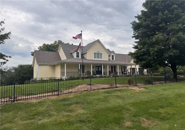Photo 1 of Sale Pending at 11505 Easley Dr, Lees Summit, MO 64086 | MLS# 2646366 | Listing updated on 2026-10-17
