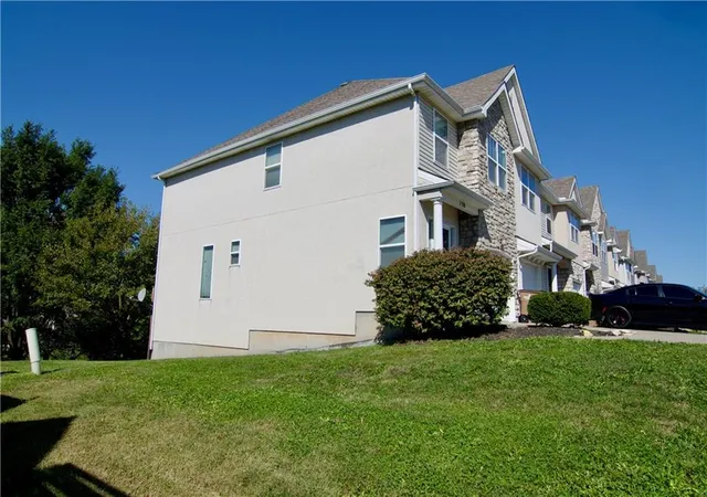 Photo 3 of Townhouse for sale at 130 Mott Dr, Raymore, MO 64083 | MLS# 2646368 | Listing updated on 2026-10-10
