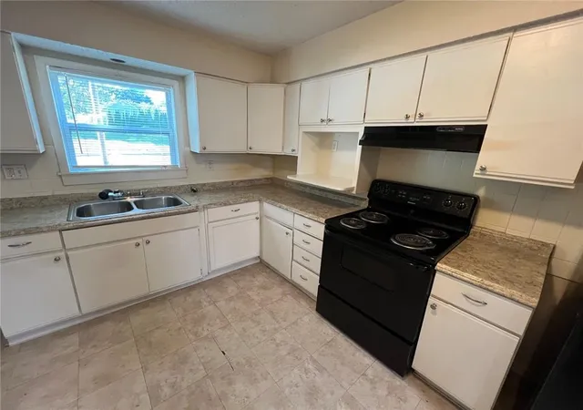 Photo 3 of Single family home for sale at 3406 E 73rd Street, Kansas City, MO 64132 | MLS# 2646372 | Listing updated on 2026-10-10