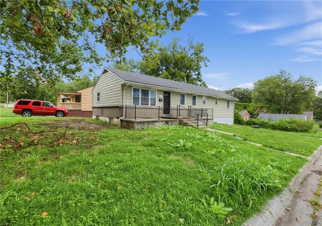 Photo 3 of Sale Pending at 3406 E 73rd Street, Kansas City, MO 64132 | MLS# 2646372 | Listing updated on 2026-10-17