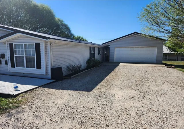 Photo 1 of Single family home for sale at 114 Kansas Dr, Linn Valley, KS 66040 | MLS# 2646375 | Listing updated on 2026-10-10