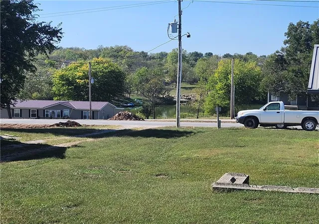 Photo 3 of Single family home for sale at 114 Kansas Dr, Linn Valley, KS 66040 | MLS# 2646375 | Listing updated on 2026-10-10