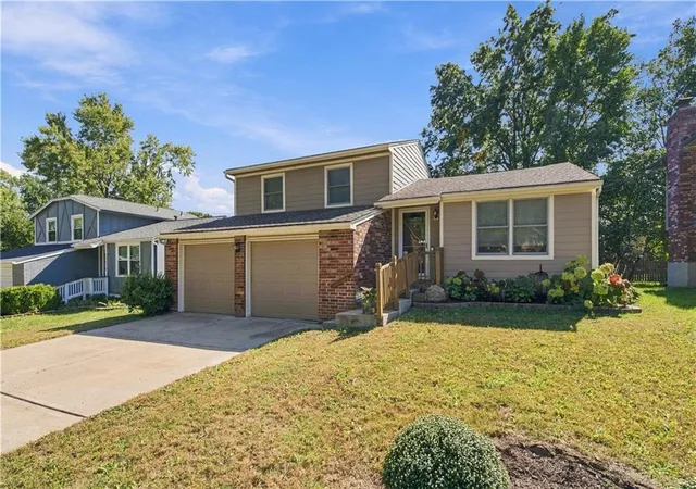 Photo 2 of Single family home for sale at 16605 W 125th Street, Olathe, KS 66062 | MLS# 2646376 | Listing updated on 2026-10-09