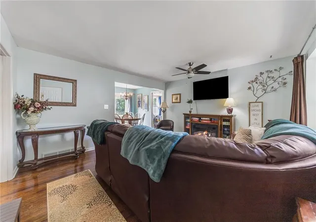 Photo 4 of Single family home for sale at 9702 Eby St, Overland Park, KS 66212 | MLS# 2646380 | Listing updated on 2026-10-23