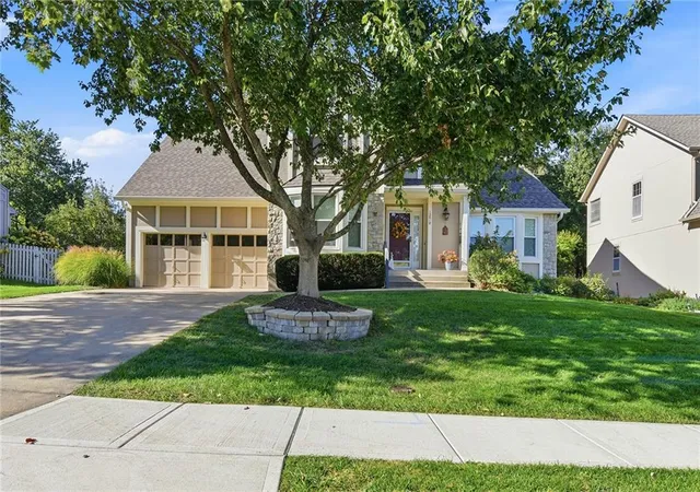 Single family home for sale at 12818 Bond St, Overland Park, KS 66213 | MLS# 2646383