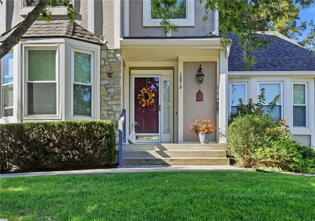 Photo 4 of Single family home for sale at 12818 Bond St, Overland Park, KS 66213 | MLS# 2646383 | Listing updated on 2026-10-19