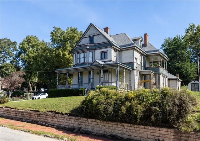 Photo 3 of Single family home for sale at 503 S 11th Street, Saint Joseph, MO 64501 | MLS# 2646388 | Listing updated on 2026-10-11