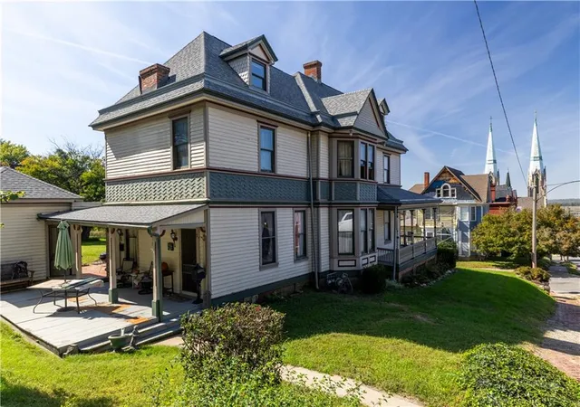 Photo 4 of Single family home for sale at 503 S 11th Street, Saint Joseph, MO 64501 | MLS# 2646388 | Listing updated on 2026-10-11