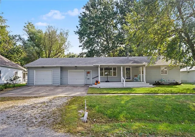 Photo 1 of Single family home for sale at 625 Maple St, Wellsville, KS 66092 | MLS# 2646390 | Listing updated on 2026-10-15