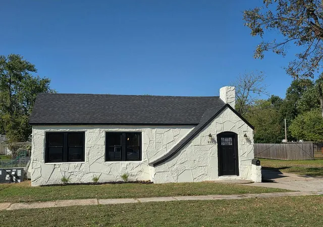 Photo 2 of Single family home for sale at 533 S Indiana Ave, Columbus, KS 66725 | MLS# 2646392 | Listing updated on 2026-10-30