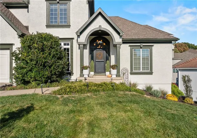 Photo 1 of Single family home for sale at 5452 NE Northgate Cir, Lees Summit, MO 64064 | MLS# 2646394 | Listing updated on 2026-10-30