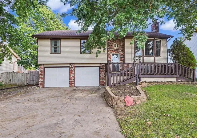Photo 2 of Single family home for sale at 812 Sheridan Rd, Olathe, KS 66061 | MLS# 2646396 | Listing updated on 2026-10-16