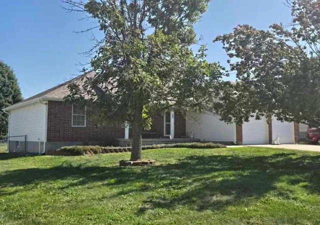 Photo 1 of Single family home for sale at 806 Orchid St, Garden City, MO 64747 | MLS# 2646401 | Listing updated on 2026-10-10