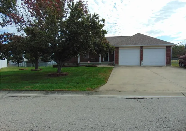 Photo 2 of Single family home for sale at 806 Orchid St, Garden City, MO 64747 | MLS# 2646401 | Listing updated on 2026-10-20