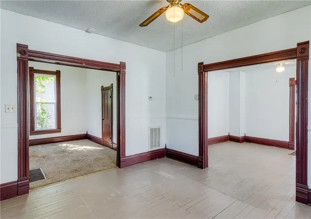 Photo 3 of Single family home for sale at 514 S Washington St, Galena, KS 66739 | MLS# 2646404 | Listing updated on 2026-10-09