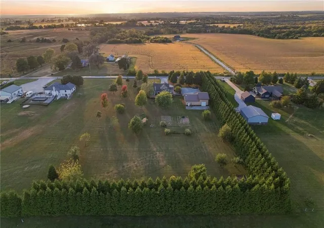 Photo 4 of Single family home for sale at 27423 New Lancaster Rd, Louisburg, KS 66053 | MLS# 2646407 | Listing updated on 2026-10-18