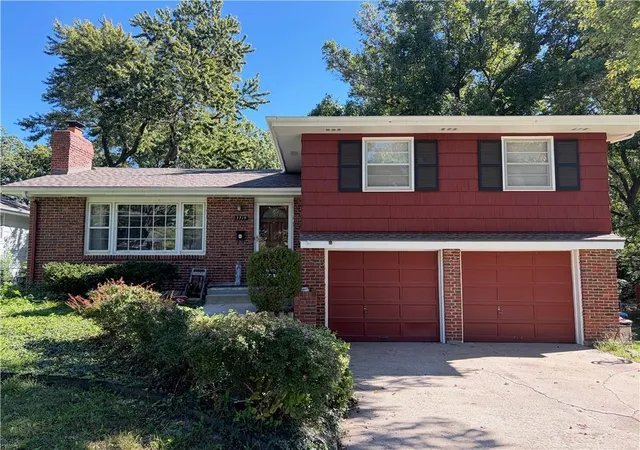Single family home for sale at 7719 Howe Dr, Prairie Village, KS 66208 | MLS# 2646409