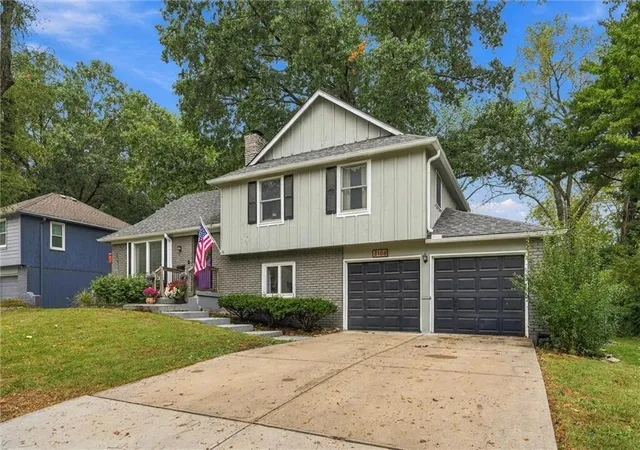 Photo 1 of Single family home for sale at 8108 W 96th Terrace, Overland Park, KS 66212 | MLS# 2646411 | Listing updated on 2026-10-17