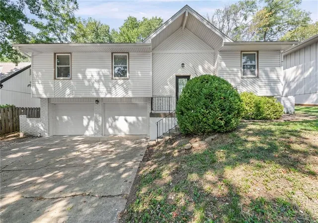 Single family home for sale at 14710 NW 67th Street, Kansas City, MO 64152 | MLS# 2646416
