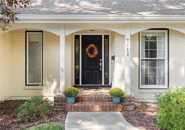 Photo 2 of Sale Pending at 7812 W 100th Terrace, Overland Park, KS 66212 | MLS# 2646418 | Listing updated on 2026-10-18
