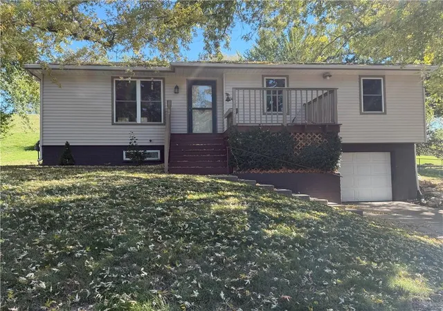 Photo 1 of Single family home for sale at 5605 South 14th St, Saint Joseph, MO 64504 | MLS# 2646423 | Listing updated on 2026-10-17