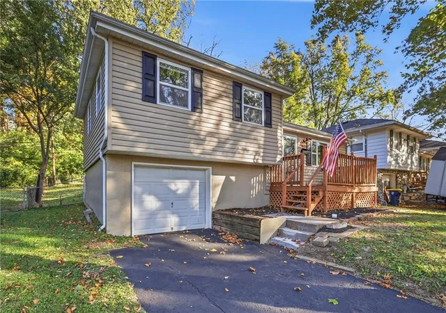 Photo 2 of Single family home for sale at 4631 N Bristol Ave, Kansas City, MO 64117 | MLS# 2646430 | Listing updated on 2026-10-30