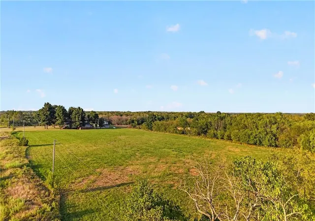 Photo 4 of Single family home for sale at 622 N 69 Highway, Arma, KS 66712 | MLS# 2646432 | Listing updated on 2026-10-10