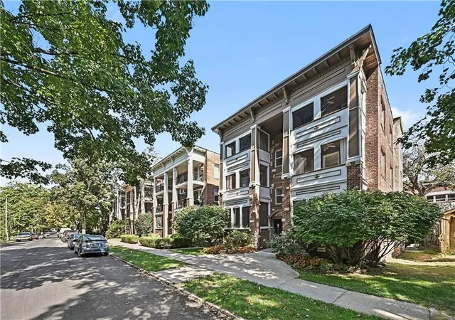 Photo 2 of Condo for sale at 5129 Wyandotte St #3, Kansas City, MO 64112 | MLS# 2646433 | Listing updated on 2026-10-16