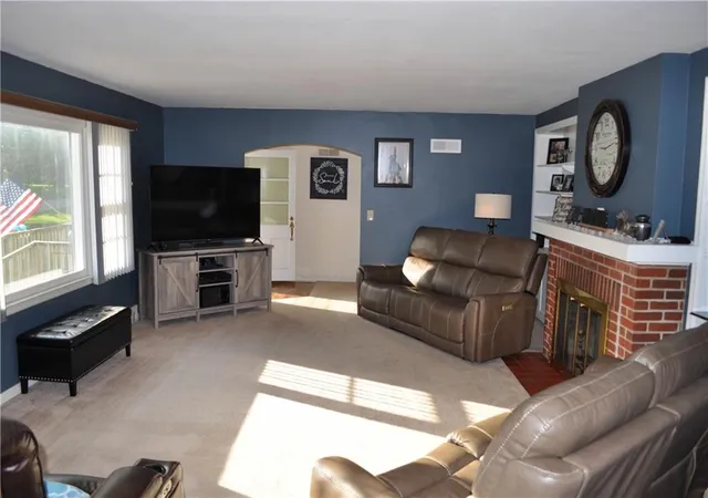 Photo 3 of Single family home for sale at 101 S Young Ave, King City, MO 64463 | MLS# 2646436 | Listing updated on 2026-10-10