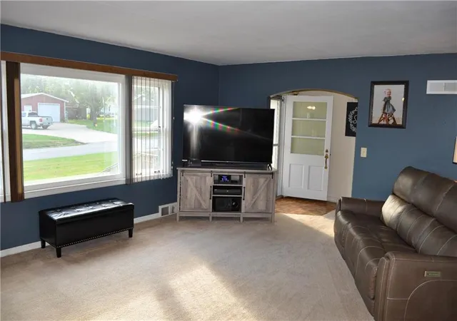 Photo 3 of Single family home for sale at 101 S Young Ave, King City, MO 64463 | MLS# 2646436 | Listing updated on 2026-10-10