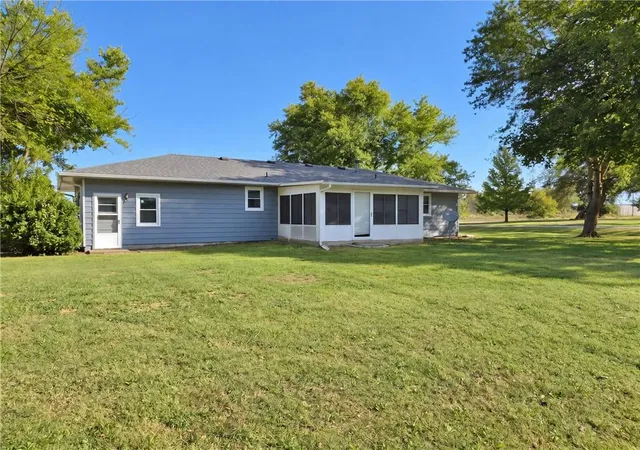 Photo 4 of Single family home for sale at 10 NW County Rd Oo, Warrensburg, MO 64093 | MLS# 2646446 | Listing updated on 2026-10-15
