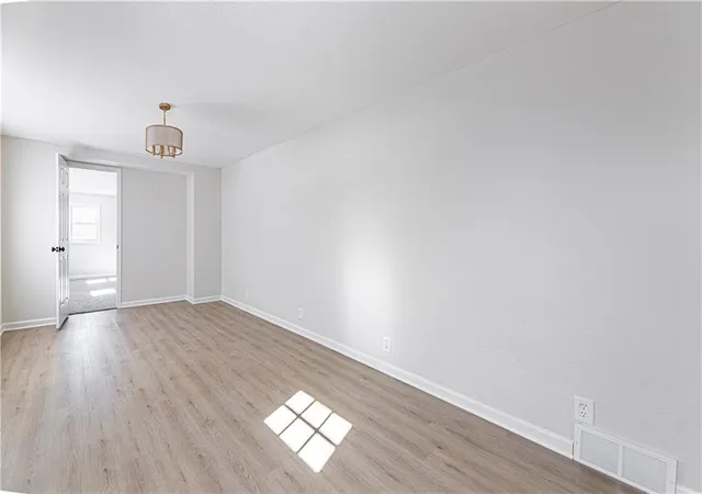 Photo 3 of Single family home for sale at 808 Ne Russell Rd, Kansas City, MO 64116 | MLS# 2646449 | Listing updated on 2026-10-10