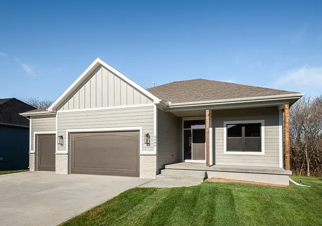 Single family home for sale at 15627 Austin Ct, Basehor, KS 66007 | MLS# 2646450