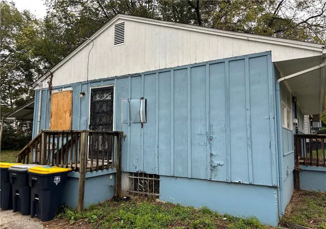 Photo 3 of Sale Pending at 3346 E 55th Street, Kansas City, MO 64130 | MLS# 2646451 | Listing updated on 2026-10-18