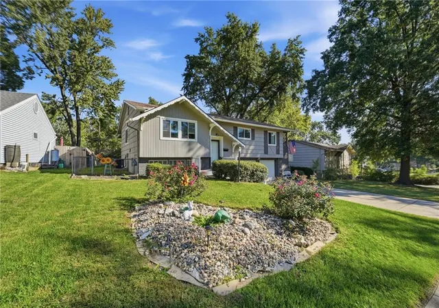 Photo 4 of Single family home for sale at 1700 NE 67th Place, Kansas City, MO 64118 | MLS# 2646461 | Listing updated on 2026-10-11