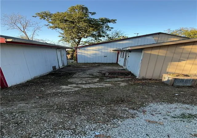 Photo 3 of Single family home for sale at 8202 E Shady Tree Ln, Freeman, MO 64746 | MLS# 2646466 | Listing updated on 2026-10-09